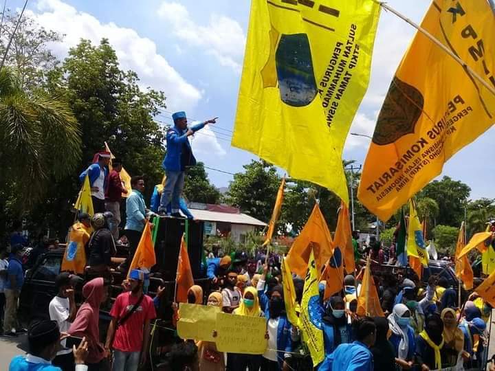  Aksi Tolak Omnibus Law Berlanjut, PMII Bima Demo DPRD