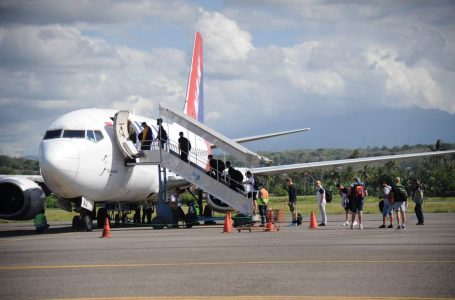Boeing 737 Mendarat Pertama Kali di Sumbawa